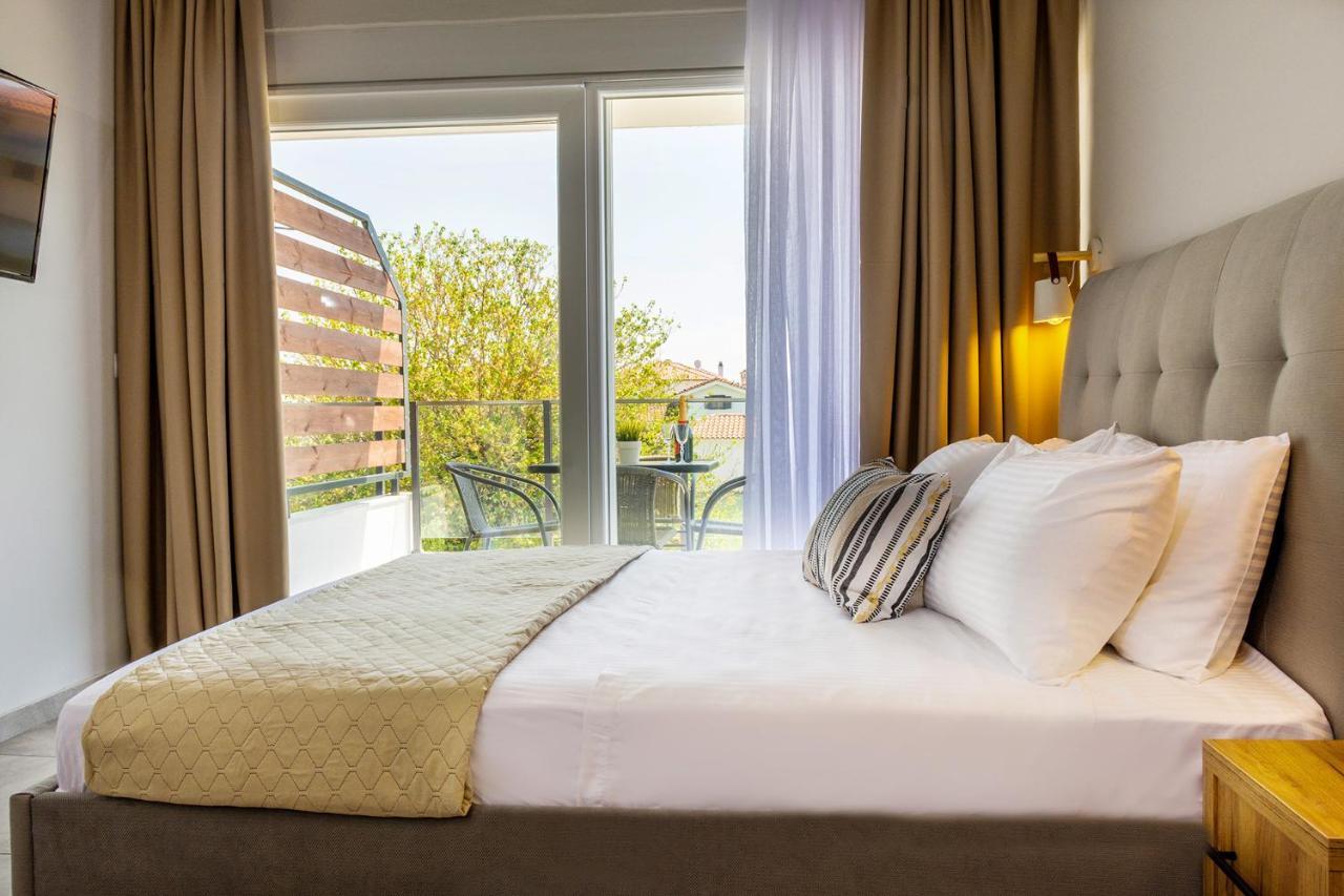 Sithon Diamond Suites Nikiti  Extérieur photo